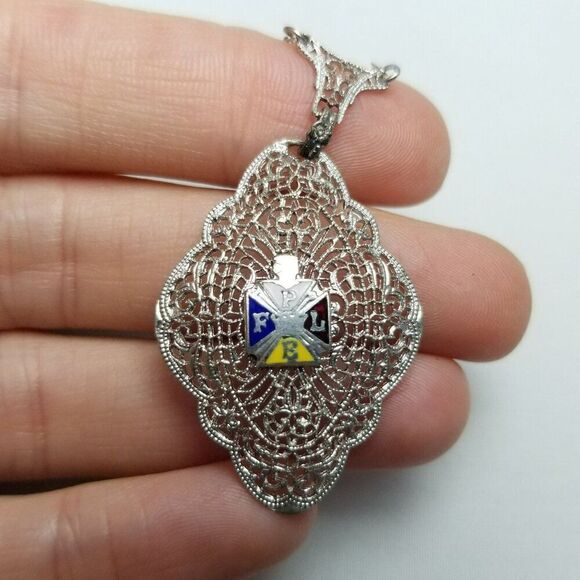 Vintage Order Of The Pythian Sisters Pendant Silver Tone Filigree Enamel, Broken - Picture 6 of 6